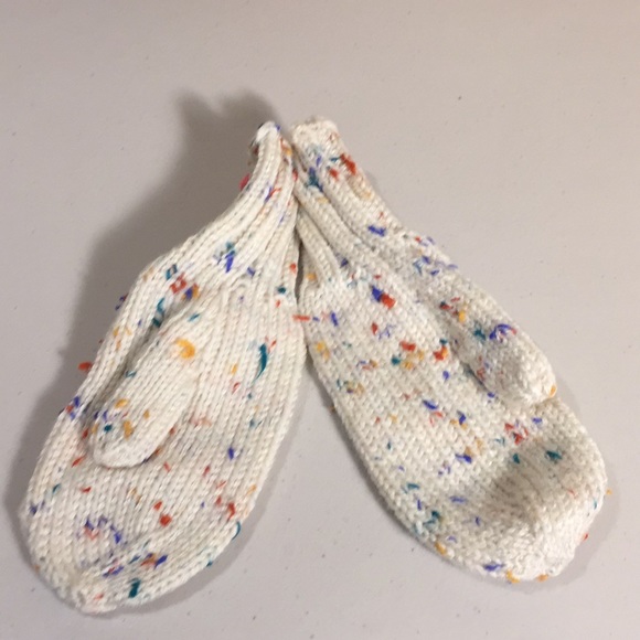 Hand Knit Child’s Winter Hat & Mittens Unisex Hand Crafted - Picture 9 of 13